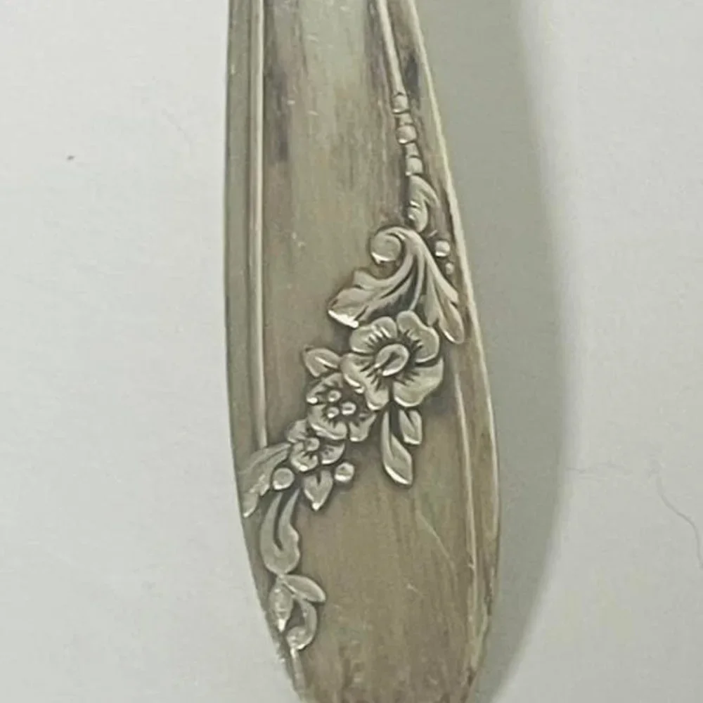 Vintage 41 PCS. QUEEN BESS II Tudors Silver Plated ONEIDA COMMUNITY Flatware